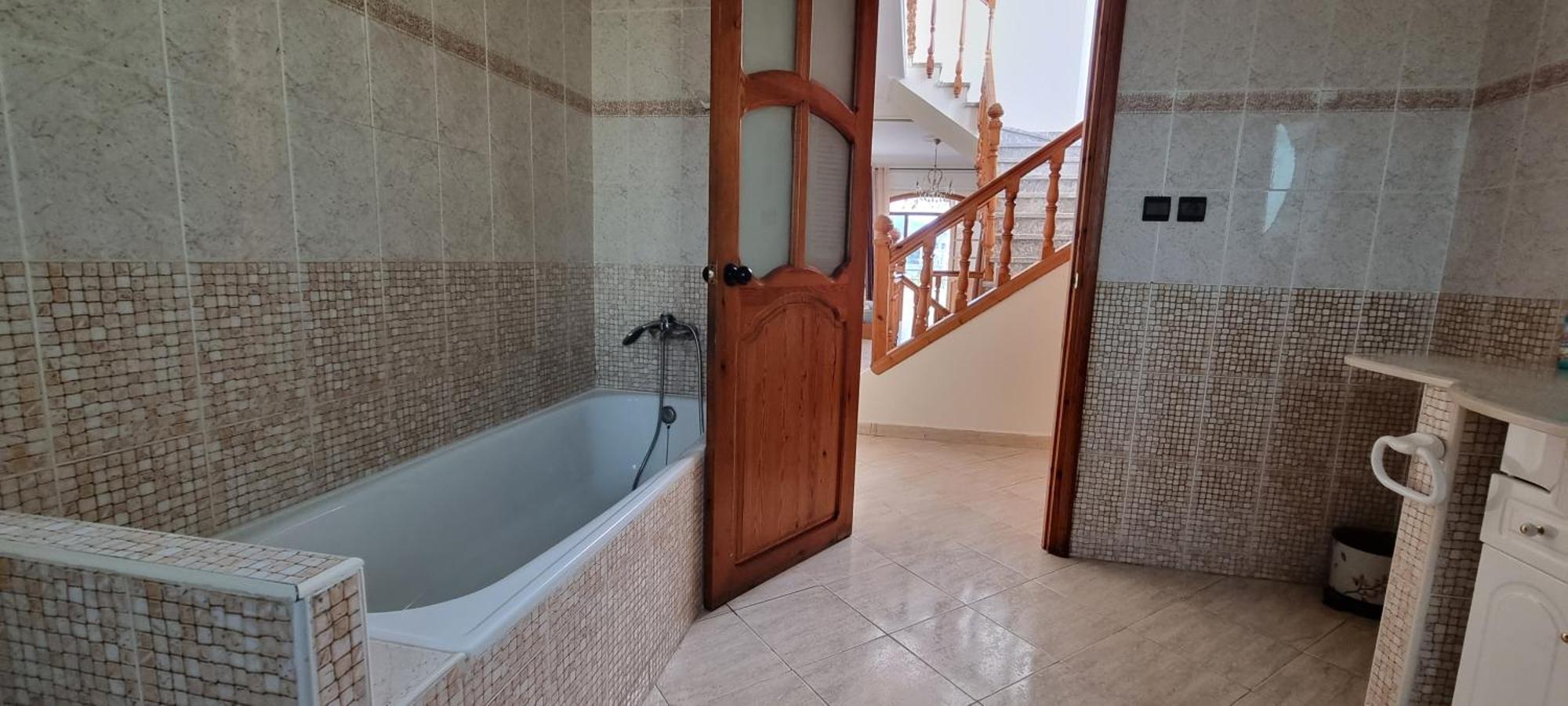 Beautiful Family Villa With Private Swimming Pool 마르틸 외부 사진